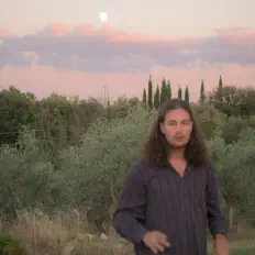 still sane을(를) 듣고, 뮤직 비디오를 보고, 약력을 읽고, 투어 일정 등을 확인하세요!