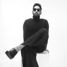 收听 Cymbol、观看音乐视频、阅读小传、查看巡演日期等 ！