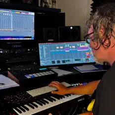 Hör dir Harry Bertora an, schau dir Musikvideos an, lies die Biografie, finde Tourdaten und mehr!