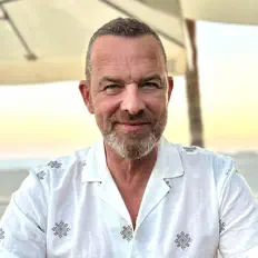 Écoutez Medit'Mike, regardez des vidéoclips, lisez la biographie, consultez les dates de tournée et plus encore !