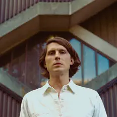 Ouve Erik Hall, vê vídeos de música, lê a biografia, vê as datas da digressão e muito mais!