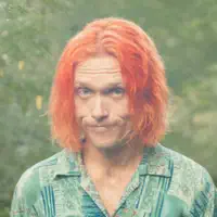 Ouve undefined, vê vídeos de música, lê a biografia, vê as datas da digressão e muito mais!