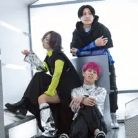 undefined을(를) 듣고, 뮤직 비디오를 보고, 약력을 읽고, 투어 일정 등을 확인하세요!