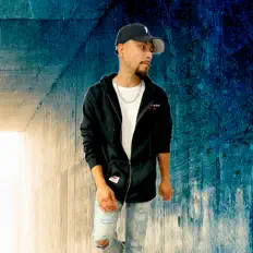 Oscar Junior सुनें, म्यूज़िक वीडियो देखें, बायो पढ़ें, दौरे की तारीखें और बहुत कुछ देखें!