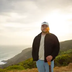 收听 Schwabie、观看音乐视频、阅读小传、查看巡演日期等 ！