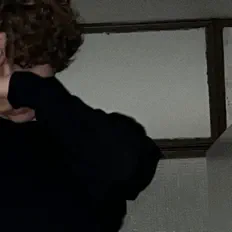 Écoutez colinese, regardez des vidéoclips, lisez la biographie, consultez les dates de tournée et plus encore !