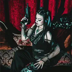 Dengarkan Vicious Vampira, tonton video musik, baca bio, lihat tanggal tur & lainnya!