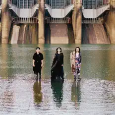 Listen to Giấy Gấp, watch music videos, read bio, see tour dates & more!