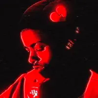 Poslechněte si interpreta undefined, sledujte hudební videa, přečtěte si životopis, podívejte se na data turné a další informace.