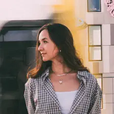 Escucha a Maddi Jane, mira videos musicales, lee su biografía, consulta las fechas de las gira y más.