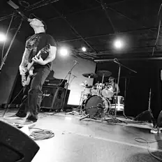 聆聽 The Cretins、觀看音樂影片、閱讀小傳、查看巡演日期等！