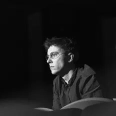 聆聽 Sebastian Schütze、觀看音樂影片、閱讀小傳、查看巡演日期等！