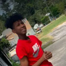 Escucha a Luhh Glokk, mira videos musicales, lee su biografía, consulta las fechas de las gira y más.