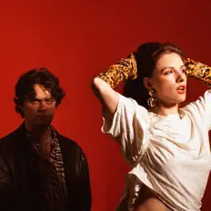 Ascolta SYTË, guarda video musicali, leggi la biografia, vedi le date del tour & altro!