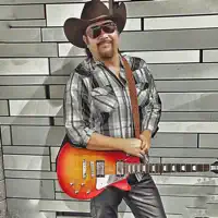 undefinedを聴いたり、ミュージックビデオを鑑賞したり、経歴やツアー日程などを確認したりしましょう！