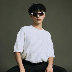 Listen to YaelleGon, watch music videos, read bio, see tour dates & more!