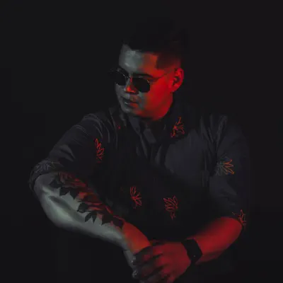 Poslechněte si interpreta BVRRN, sledujte hudební videa, přečtěte si životopis, podívejte se na data turné a další informace.