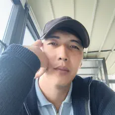 Escucha a Akilbek Allan, mira videos musicales, lee su biografía, consulta las fechas de las gira y más.