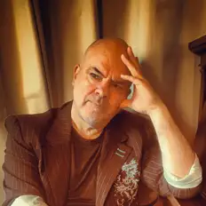 Ascolta David Leask, guarda video musicali, leggi la biografia, vedi le date del tour & altro!