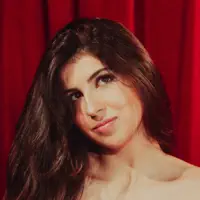 undefined을(를) 듣고, 뮤직 비디오를 보고, 약력을 읽고, 투어 일정 등을 확인하세요!