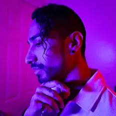 Escucha a Mic Solace, mira videos musicales, lee su biografía, consulta las fechas de las gira y más.