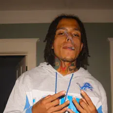 Posłuchaj wykonawcy EST A.P, obejrzyj teledyski, przeczytaj biografię, zobacz daty tras koncertowych i nie tylko!