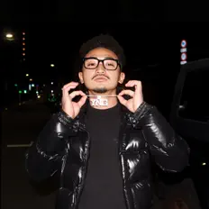 聆聽 YNG MONEY、觀看音樂影片、閱讀小傳、查看巡演日期等！