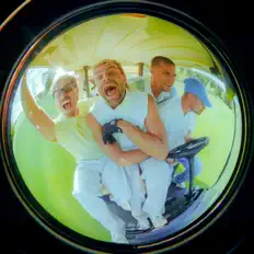 Good Weather Forecastを聴いたり、ミュージックビデオを鑑賞したり、経歴やツアー日程などを確認したりしましょう！