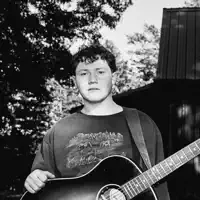 undefinedを聴いたり、ミュージックビデオを鑑賞したり、経歴やツアー日程などを確認したりしましょう！