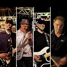 Fifty Miles North सुनें, म्यूज़िक वीडियो देखें, बायो पढ़ें, दौरे की तारीखें और बहुत कुछ देखें!