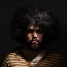 Listen to Leon Raum, watch music videos, read bio, see tour dates & more!