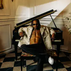 Escucha a UgoBoy, mira videos musicales, lee su biografía, consulta las fechas de las gira y más.