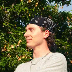 Hör dir Sean Dorian an, schau dir Musikvideos an, lies die Biografie, finde Tourdaten und mehr!