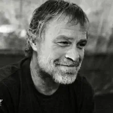 收听 Spencer Nielsen、观看音乐视频、阅读小传、查看巡演日期等 ！