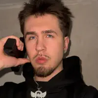 undefined सुनें, म्यूज़िक वीडियो देखें, बायो पढ़ें, दौरे की तारीखें और बहुत कुछ देखें!