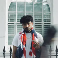 Ouve Mahla, vê vídeos de música, lê a biografia, vê as datas da digressão e muito mais!