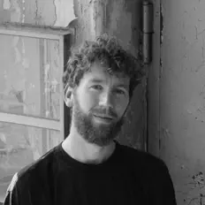 Hör dir pi-c an, schau dir Musikvideos an, lies die Biografie, finde Tourdaten und mehr!