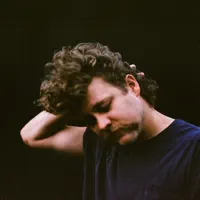Ouça undefined, assista a videoclipes, leia a biografia, veja as datas das turnês e mais!