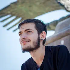 Ouve Jenel, vê vídeos de música, lê a biografia, vê as datas da digressão e muito mais!