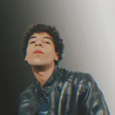 Ascolta Uriell Bisset, guarda video musicali, leggi la biografia, vedi le date del tour & altro!