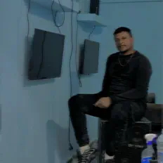 Ακούστε περιεχόμενο από ELQasri Studio, παρακολουθήστε μουσικά βίντεο, διαβάστε το βιογραφικό, δείτε ημερομηνίες περιοδείας, και πολλά ακόμη!