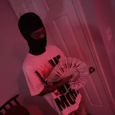 Ascolta TrapStarZee, guarda video musicali, leggi la biografia, vedi le date del tour & altro!