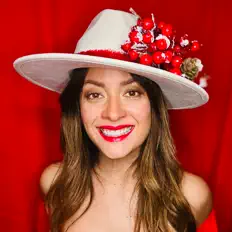 Escucha a Marta Albarracin, mira vídeos musicales, lee la biografía, consulta fechas de giras y mucho más.