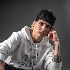 收听 Christopher Velez、观看音乐视频、阅读小传、查看巡演日期等 ！