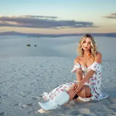 Poslechněte si interpreta Christina Fetterolf, sledujte hudební videa, přečtěte si životopis, podívejte se na data turné a další informace.