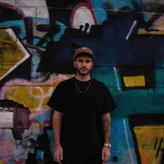 APO:LO dinle, müzik videolarını izle, biyografisini oku, tur tarihlerini ve daha fazlasını gör!