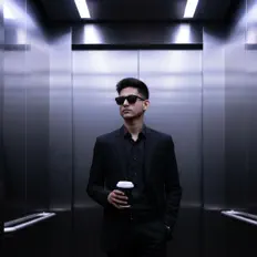 Escucha a Nish, mira videos musicales, lee su biografía, consulta las fechas de las gira y más.