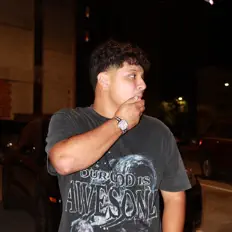 Poslechněte si interpreta Glock Osama, sledujte hudební videa, přečtěte si životopis, podívejte se na data turné a další informace.