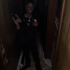 收听 Top Glahh、观看音乐视频、阅读小传、查看巡演日期等 ！