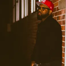 JUMBO dinle, müzik videolarını izle, biyografisini oku, tur tarihlerini ve daha fazlasını gör!